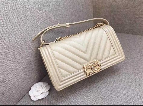 chanel 17b chevron boy
